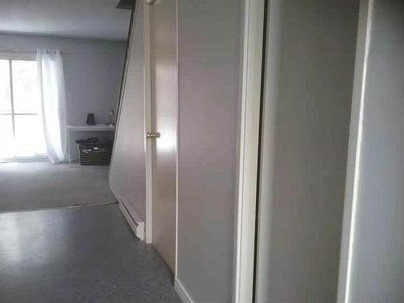 3rd image of 212 Westcourt Pl #14