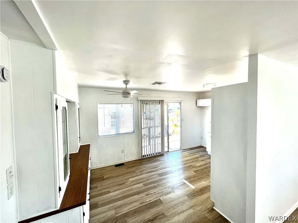 2 bed, 1.0 bath, 967 sqft, $1,295 — Photo 3