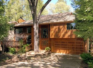 696 Sugarbush Ln, Murphys, CA 95247