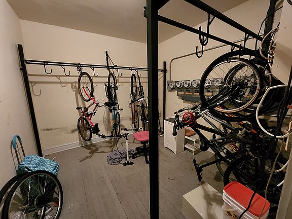 5th image of 5015 N Wolcott Ave #102