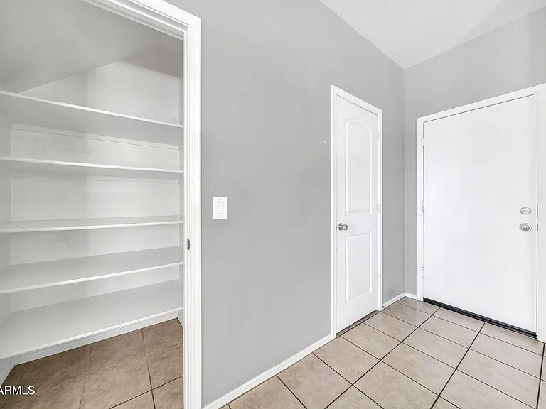 7770 W Alvarado Rd — Photo 28