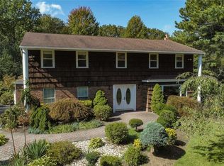 10 Ormond St, Dix Hills, NY 11746