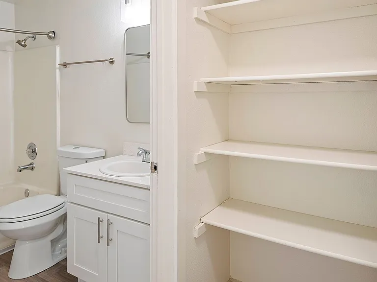 Alcove Apartment — Photo 23