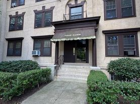 1718 Commonwealth Ave, Brighton, MA