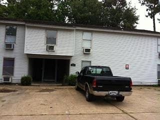 2nd image of 1922 Aggie Rd
