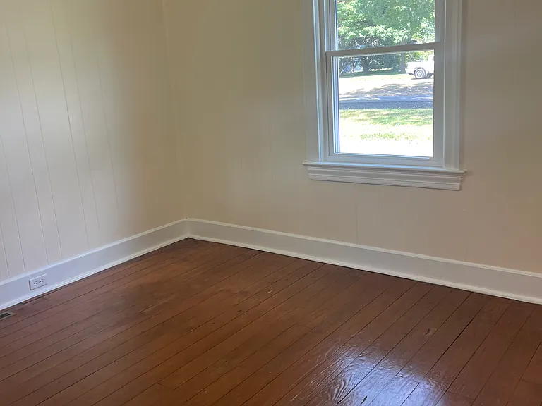 319 Linden Ave — Photo 11