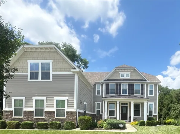 212 Triple Crown Dr, Union, OH 45377