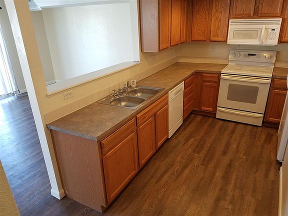5th image of 613 Dinwoody Way