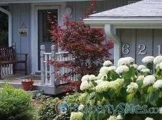 621 South St, Barrington, IL