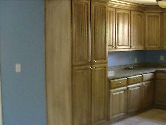 5th image of 2612 Camellia Cir