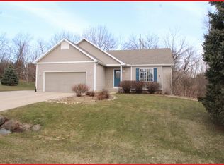 W9134 Roads End Ct, Cambridge, WI 53523