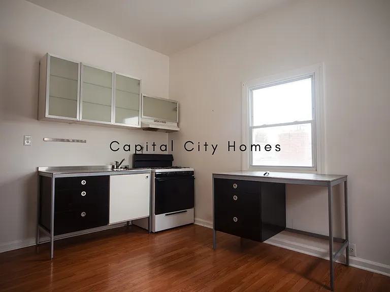 1315 Shelby St #201 — Photo 8