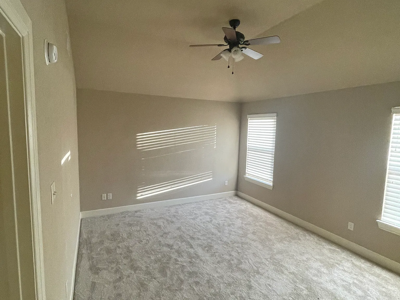 4 bed, 1726 sqft, $2,800 — Photo 3