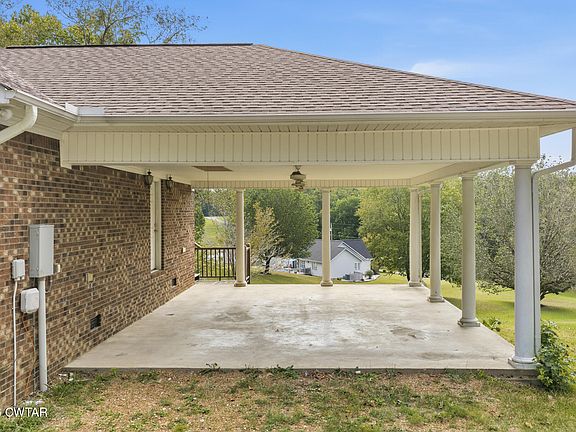 5th image of 221 Dickson Ln
