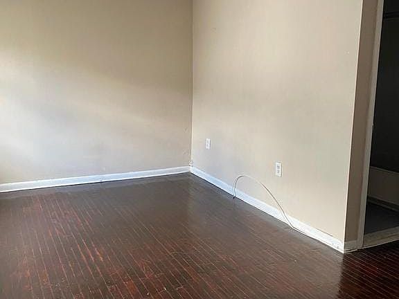 2nd image of 715 Kimball St #3