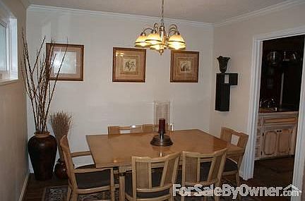 Dining room
						:
						Dining room