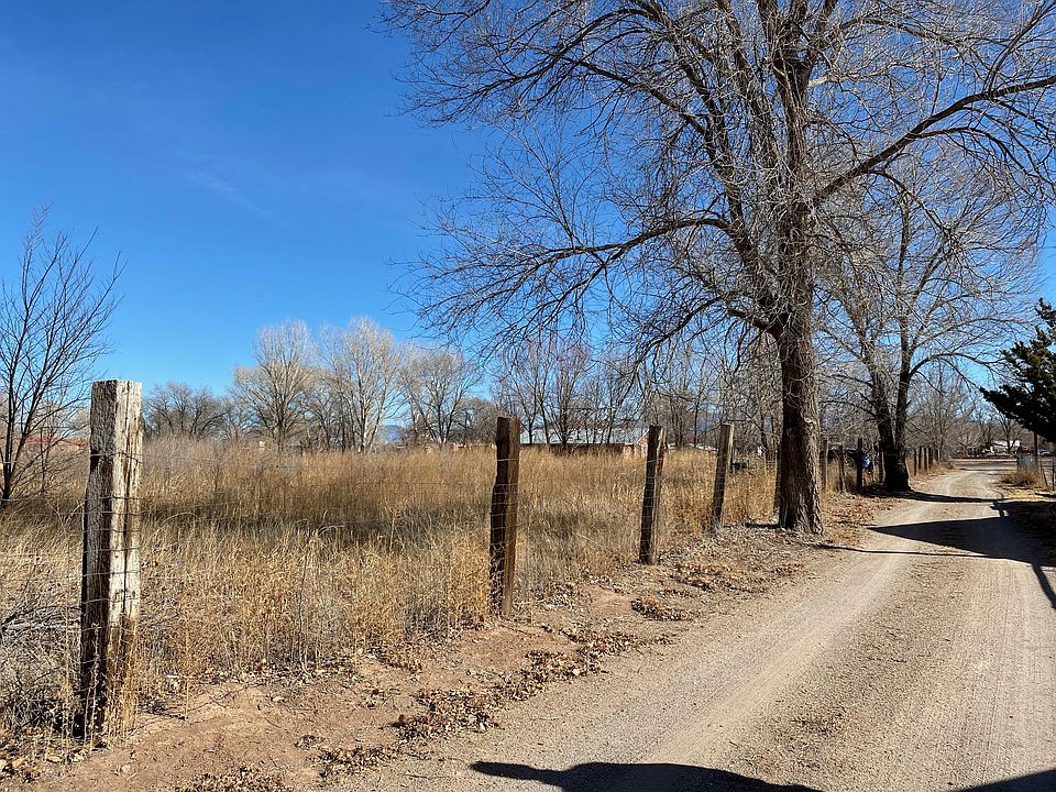 2nd image of Jarales Rd