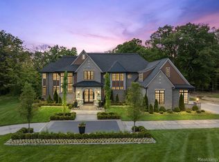 31011 Pioneer Ave, Bingham Farms, MI 48025