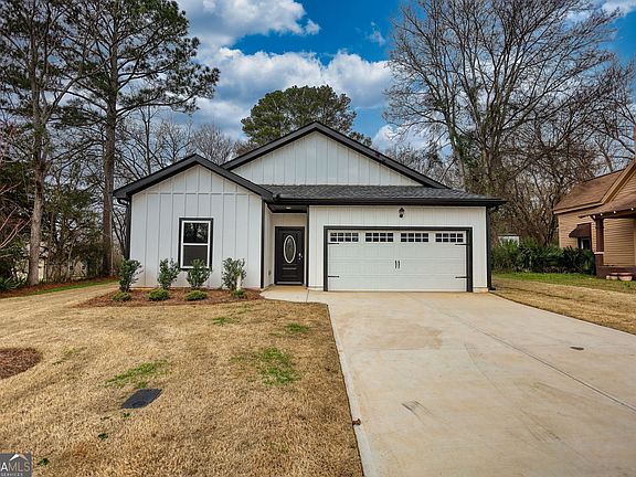 2nd image of 853 Pearl St