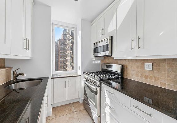 5th image of 235 E 40th St #9GH