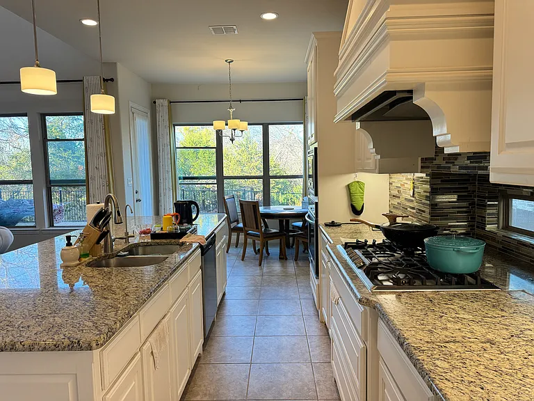 2405 Bigleaf Ct — Photo 4