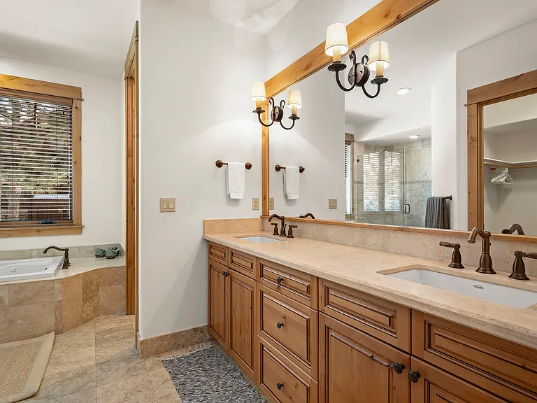 10247 Valmont Trl — Photo 23