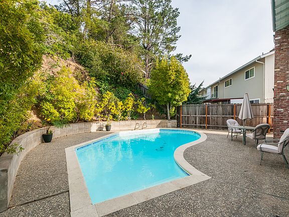 3rd image of 3239 Countryside Dr