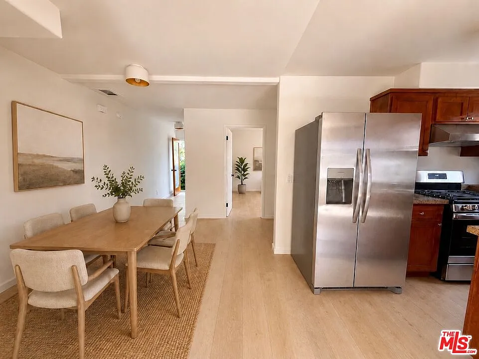 3 bed, 2.0 bath, 1400 sqft, $4,750 — Photo 3