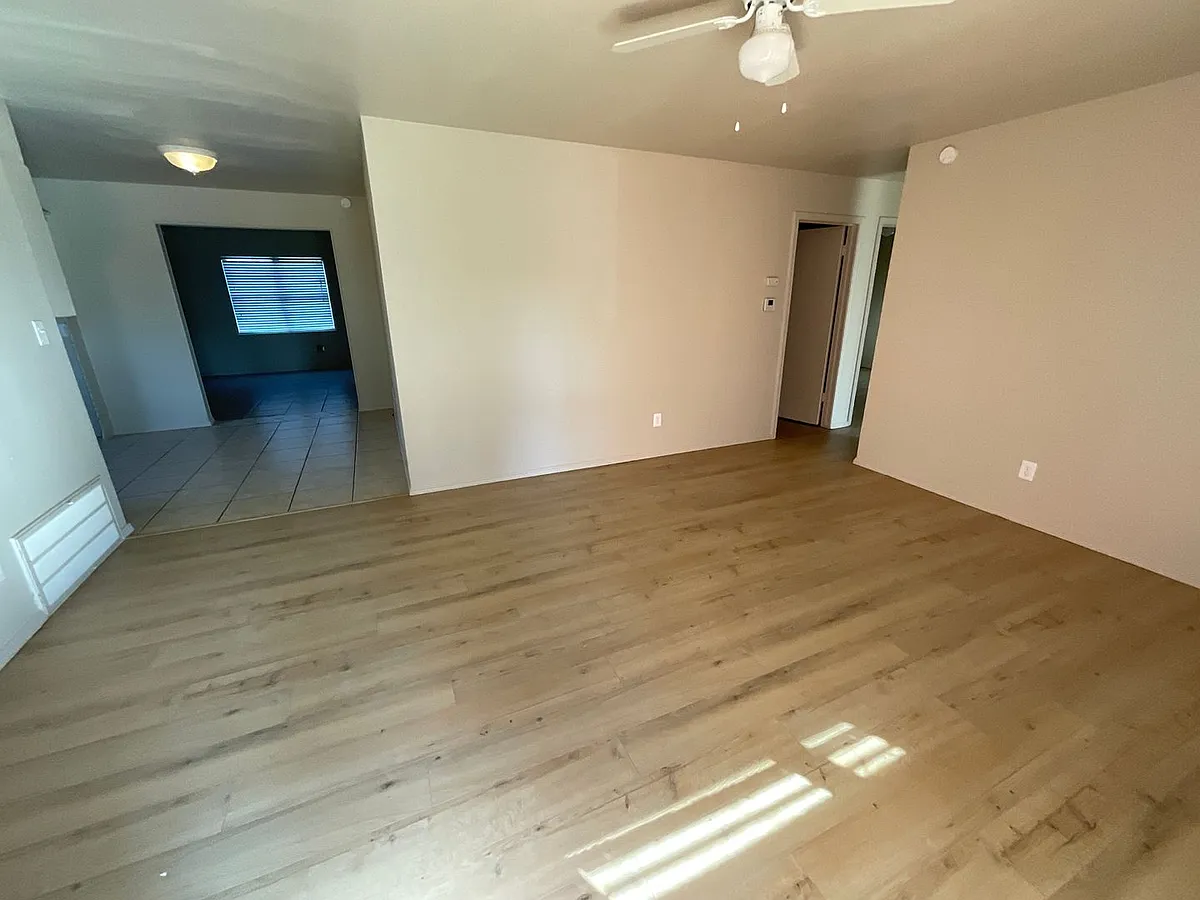 Building Photo - 1009 SW 65th St