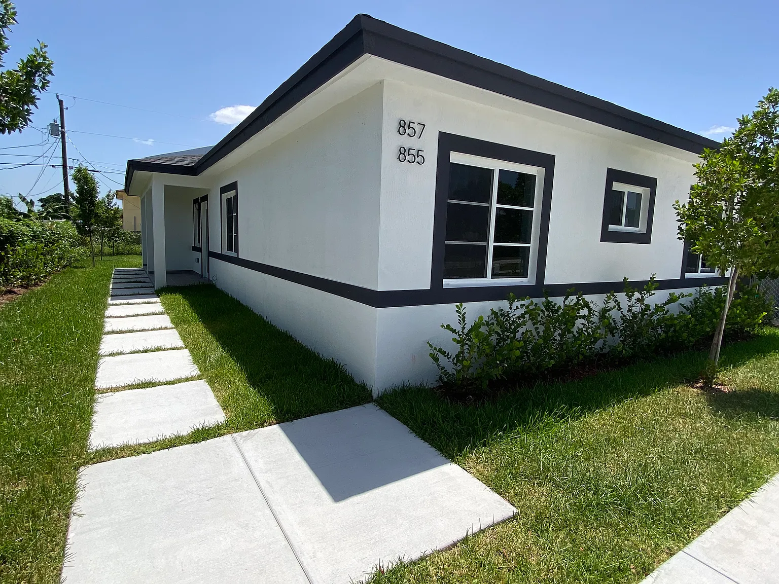 3 bed, 1250 sqft, $2,500 — Photo 2