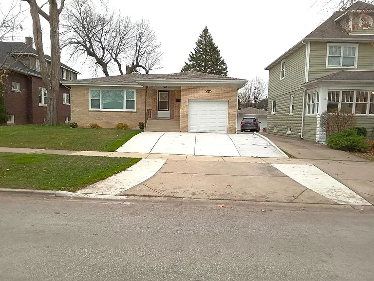 317 S Emerson St — Photo 1