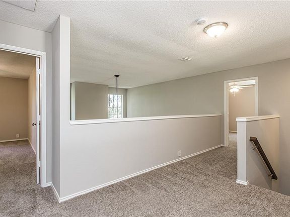 3rd image of 769 Winding Oak Bnd