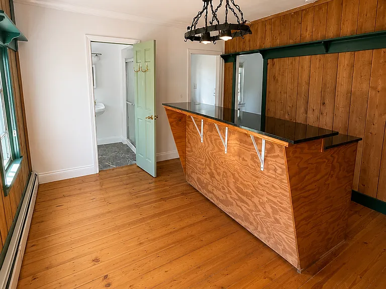 29 Eton Ave — Photo 9