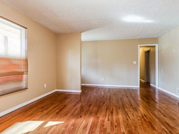 5th image of 2830 Broxton Mill Ct
