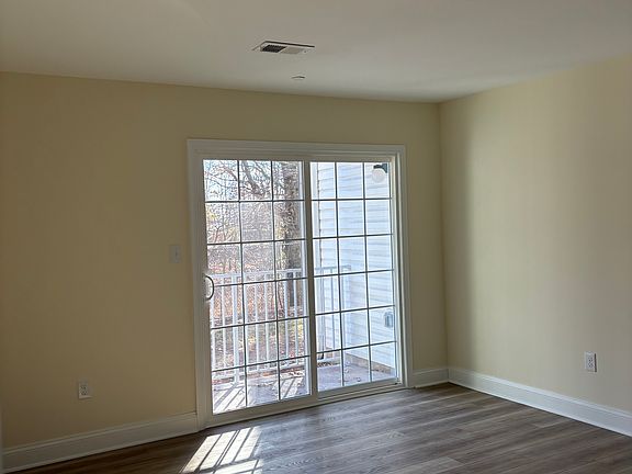 3rd image of 1212 Waterford Dr