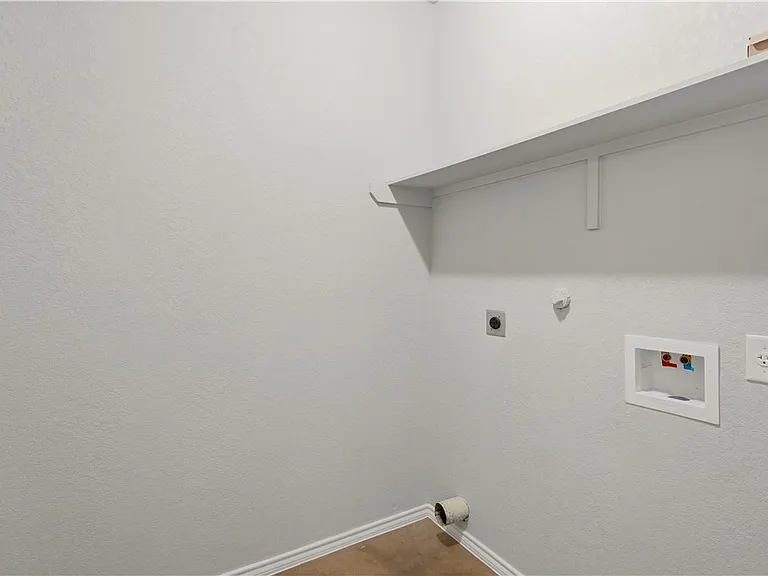 193 Rosedale Ave — Photo 14