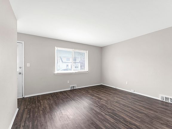 3rd image of 11043 Hupp Ave