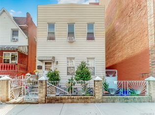 3171 32nd St, Astoria, NY 11106
