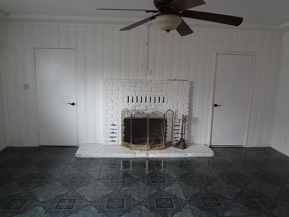 3rd image of 16250 Olive St