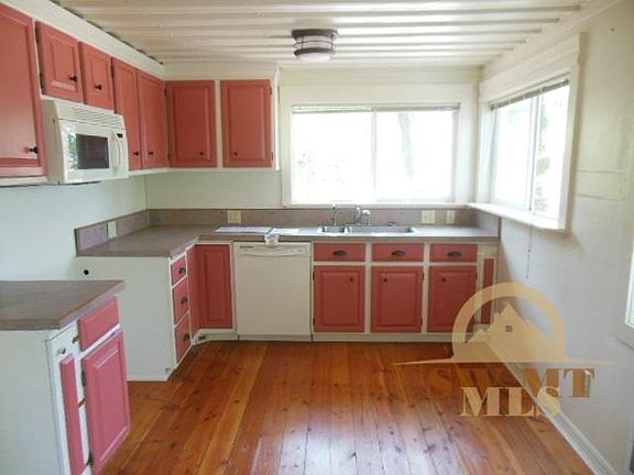 5th image of 506 Main St