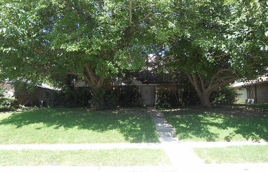 1st image of 1711 Carolyn Way