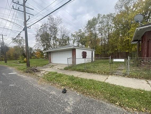 9th image of 11882 Findlay St