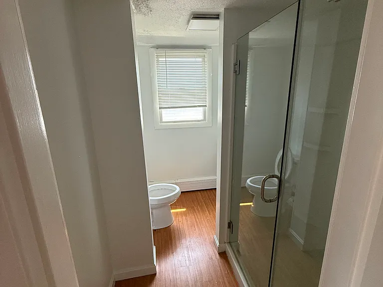 154 Mount Saint Charles Ave #2 — Photo 7