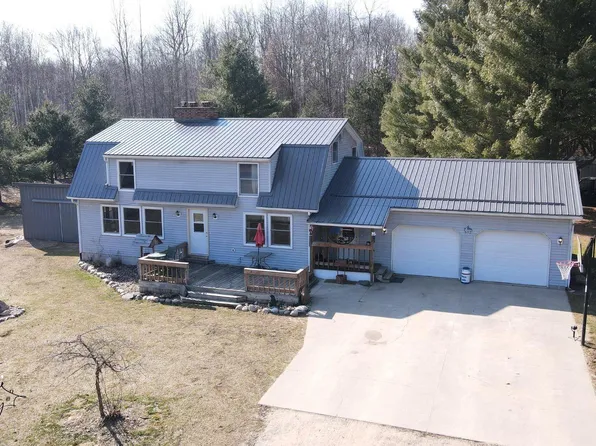 10661 N Crystal Rd, Vestaburg, MI 48891