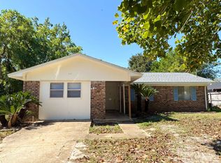 318 Austin Ave, Mary Esther, FL 32569
