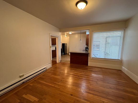 4th image of 1235 Bay St APT 3
