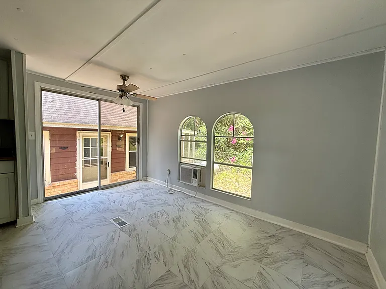 143 Maple St — Photo 10