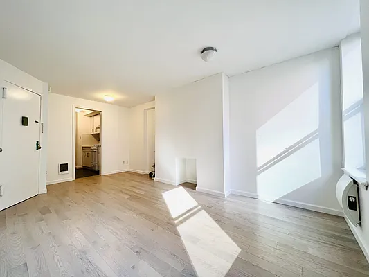 Rented by Nolita Group | media 6