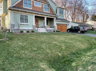 408 Adahi Rd SE, Vienna, VA 22180