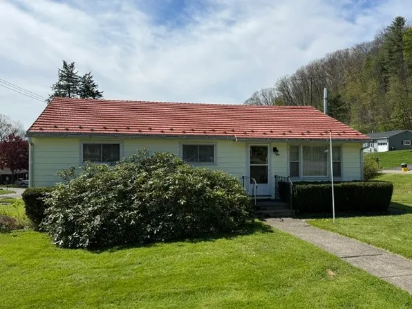 919 Martin St, Endicott, NY 13760